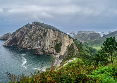 Playa El Silencio en Cudillero