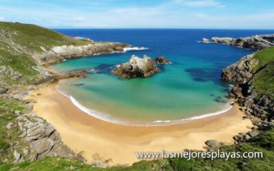 Visitar la Playa de San Juan de la Canal en Cantabria: Servicios, Mareas y Consejos